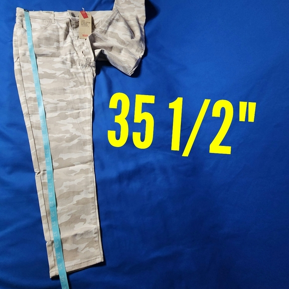 Levi's 720 High Rise Skinny Cropped Jeans - Picture 5 of 11